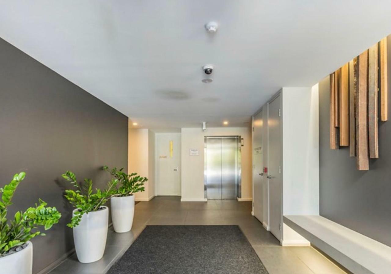 Governor Luxe 1 Bedroom Apartment In The Heart Of Barton Wifi Gym Wine Secure Parking Canberra Kingston Exterior foto